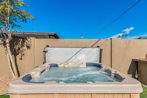 Outdoor spa tub - 4 Bedroom 3 Bath w/Sports Bar Game Room!  Located Minutes to Old Town! (Scottsdale)