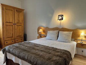 1 Schlafzimmer, Bügeleisen/Bügelbrett, Reisekinderbett, WLAN