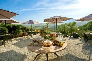 Outdoor dining - VILLA CHIANTI CLASSICO (Greve in Chianti)