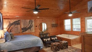 Room - Ideal Location Studio + Pet-Friendly (Cuddles) (Gatlinburg)