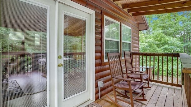 Terrace/patio - Ideal Location Studio + Pet-Friendly (Cuddles) (Gatlinburg)