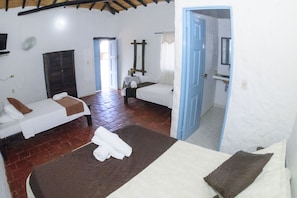 Superior Quadruple Room | Desk, free WiFi, wheelchair access - Hotel Campestre Santuario (Barichara)