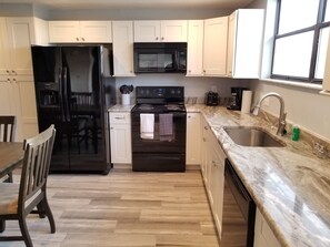 Fridge, microwave, oven, stovetop - Sea Spray (St. Augustine)