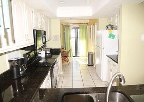 冰箱、微波炉、炉灶、洗碗机