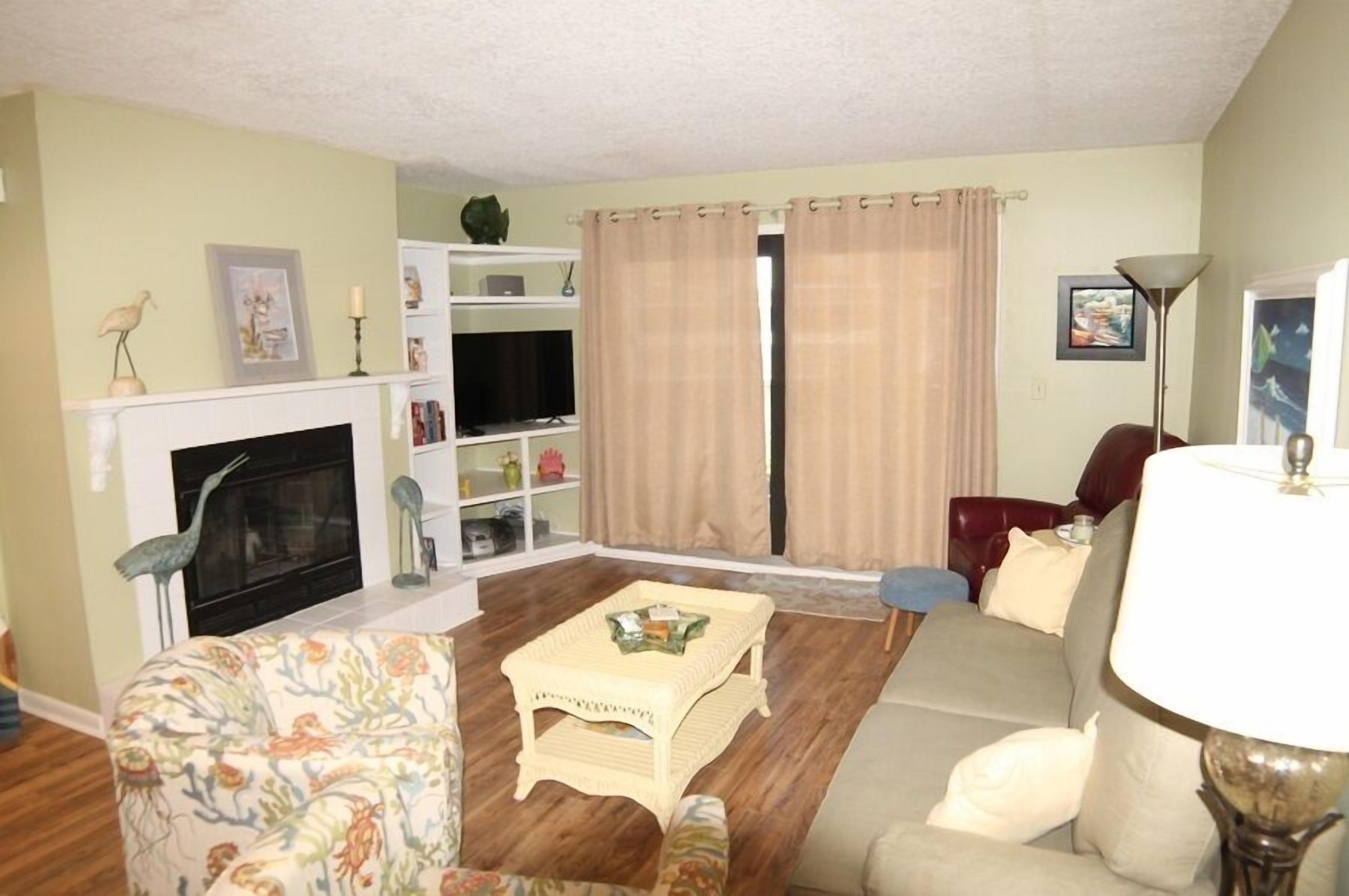 Condo, Multiple Beds, Private Pool, Partial Ocean View | Living room