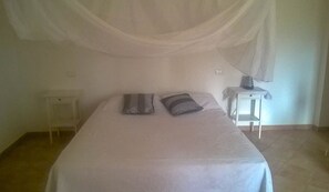 Family Apartment, 2 Bedrooms (Sole) | Iron/ironing board, free cribs/infant beds, bed sheets - Poggio alla Pietra 26 (Cinigiano)