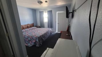 Habitación, 1 cama King size, para no fumadores | Escritorio, tabla de planchar con plancha, wifi gratis y ropa de cama