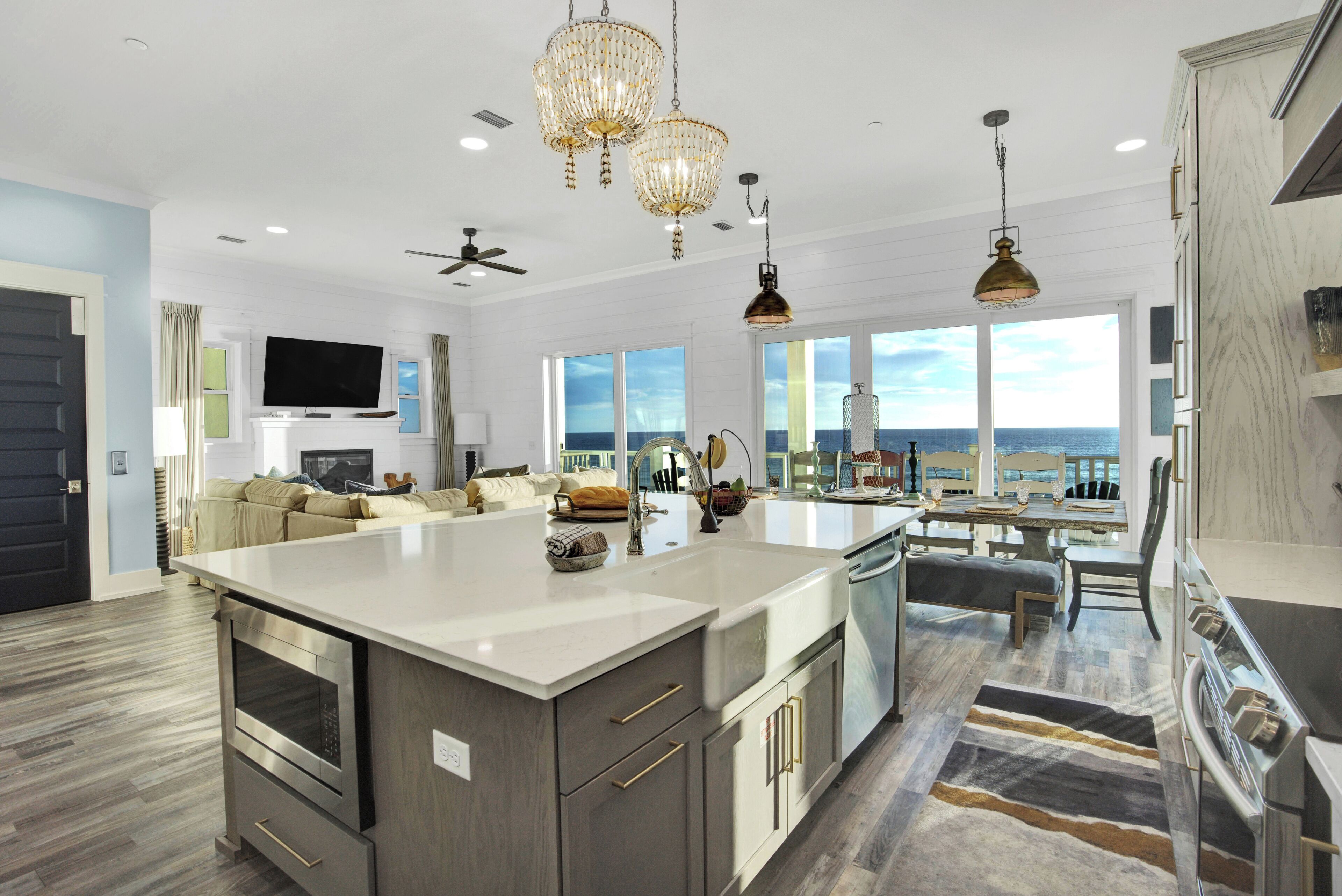 雪櫃、微波爐、焗爐、爐具