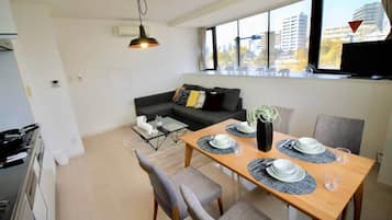 テレビ、書斎 / ワークスペース