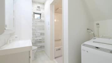 浴缸、風筒、提供毛巾