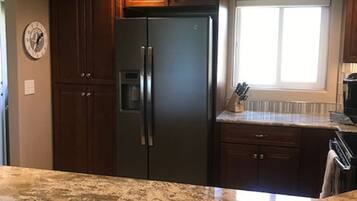 Condo, Multiple Beds, Balcony, Ocean View | Interior