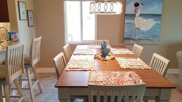 Condo, Multiple Beds, Balcony, Ocean View | Dining