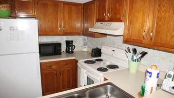 Condo, Multiple Beds, Private Pool, Garden View | Private kitchen | Fridge, microwave, stovetop, dishwasher