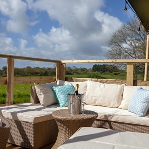 Terrace/patio - Primrose Farm Holidays (Truro)