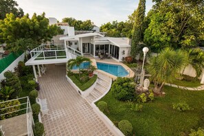 Outdoor pool - Saastah Hotel Boutique (Valladolid)