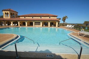 Piscina a l'aire lliure 