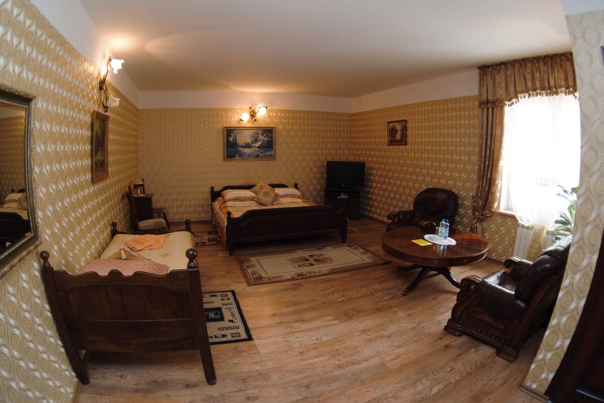 Classic Triple Room | In-room safe, blackout curtains, iron/ironing board (on request)
