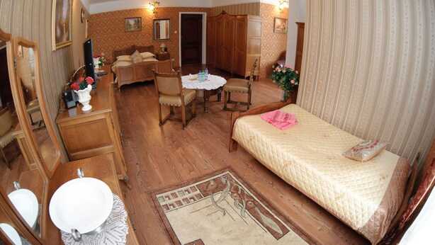 Unclassified image, 1 of 52, button - Hotel & Spa Antyczny Dwór (Glogów Malopolski)