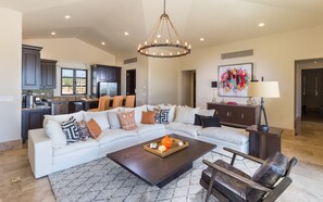 TV connectée, cheminée, chaßne hi-fi