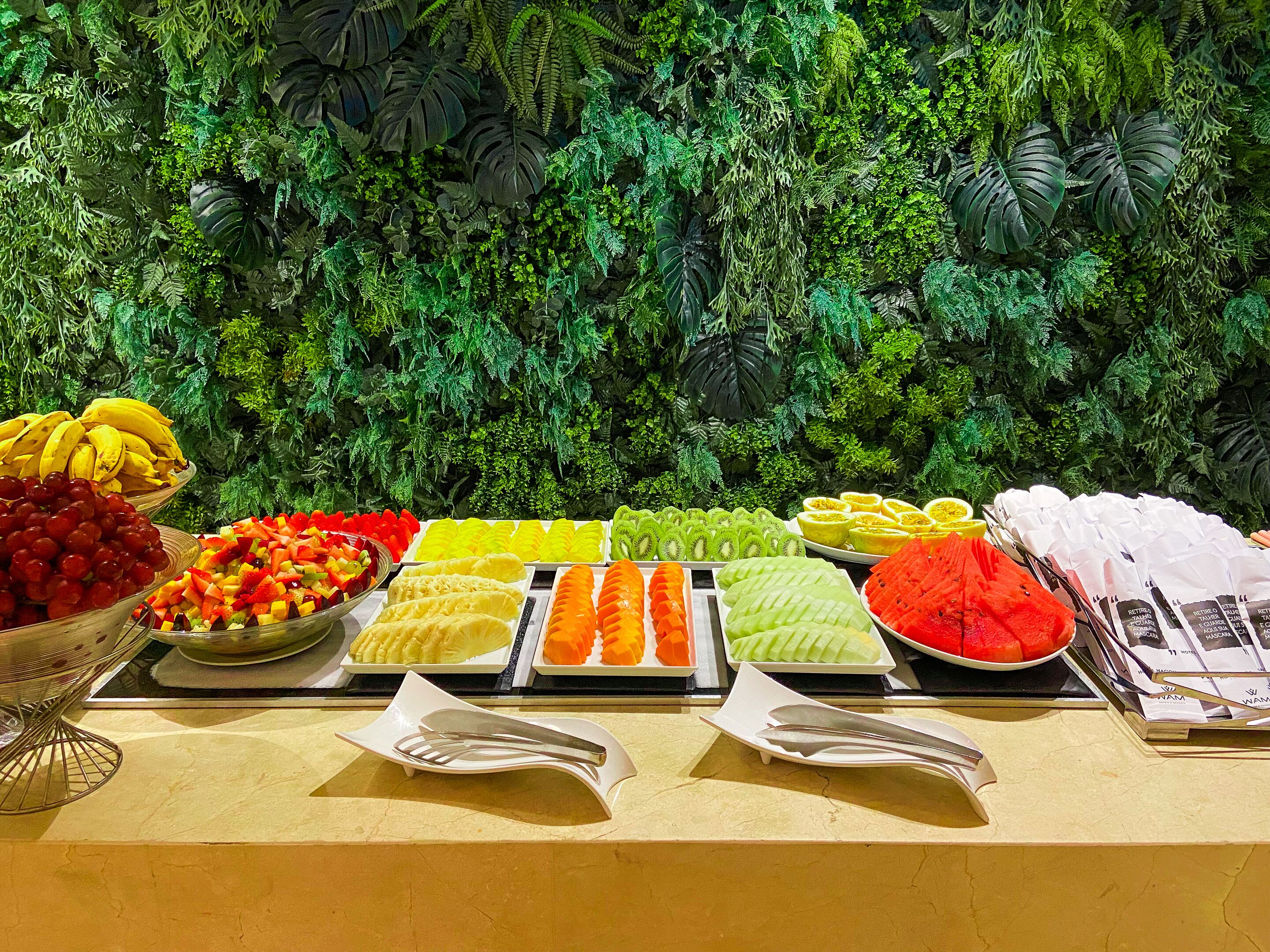 free daily full breakfast