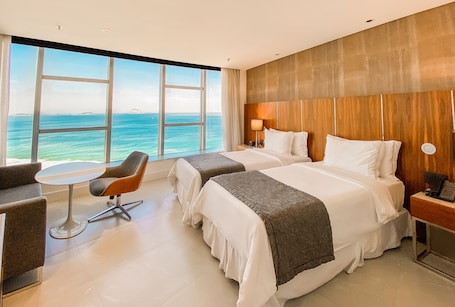Minibar, Zimmersafe, individuell dekoriert. Hotel Nacional Rio de Janeiro OFICIAL