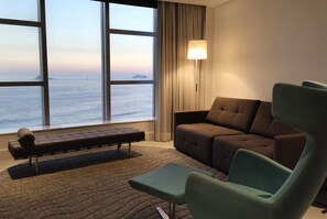 Junior Suite, Sea View | Minibar, in-room safe, individually decorated, laptop workspace - Hotel Nacional Rio de Janeiro OFICIAL (Rio de Janeiro)