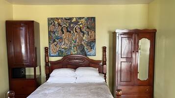 1 soverom, strykejern/-brett, wi-fi (inkludert) og sengetøy