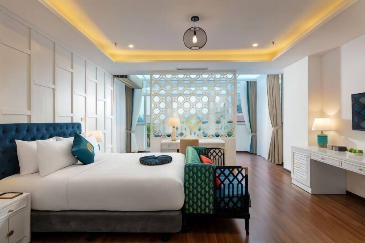 1 bedroom, premium bedding, minibar, in-room safe