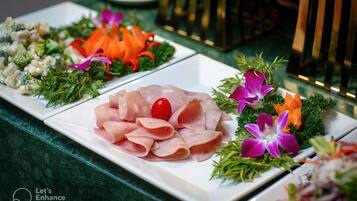 Daily buffet breakfast (VND 350000 per person)