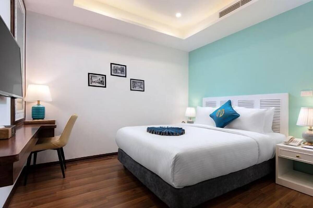 1 bedroom, premium bedding, minibar, in-room safe