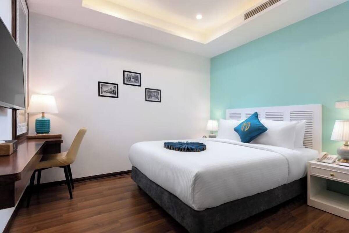 Roupas de cama premium, frigobar, cofres nos quartos, escrivaninha