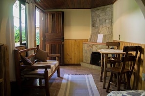 Suite (Bromelias) | 1 bedroom, minibar, blackout curtains, iron/ironing board - Pousada da Carmen (Itatiaia)