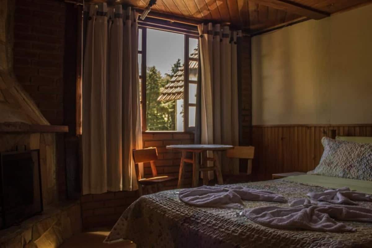 Suite (Violetas) | 1 kamar tidur, minibar, tirai kedap cahaya, dan setrika/meja setrika