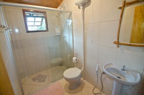 Suite (Bouganville) | Bathroom - Pousada da Carmen (Itatiaia)