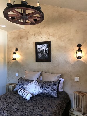 2 bedrooms, iron/ironing board, travel crib, free WiFi