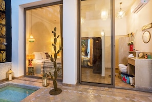 Habitación doble de uso individual (The Gold Room) | Ropa de cama de alta calidad y camas con pillow-top