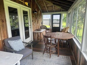 屋外ダイニングエリア