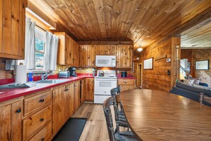 Coffee/tea maker, fridge, microwave, oven - Hunter Cove Cabin #5 in the Hunter Cove Cabins Community! (Rangeley)