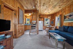 TV - Hunter Cove Cabin #4 in the Hunter Cove Cabins Community! (Rangeley)