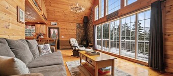 🐾Michaud Mountain Chalet - Private cabin with incredible views of Rangeley Lake! Dog Friendly