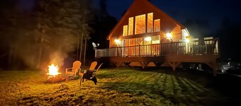 🐾Michaud Mountain Chalet - Private cabin with incredible views of Rangeley Lake! Dog Friendly