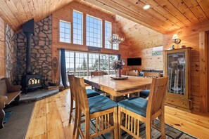 Dining - 🐾Michaud Mountain Chalet - Private cabin with incredible views of Rangeley Lake! Dog Friendly (Rangeley)