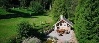 Nyt! eksklusiv hyggelig lejlighed med flisebelagt komfur