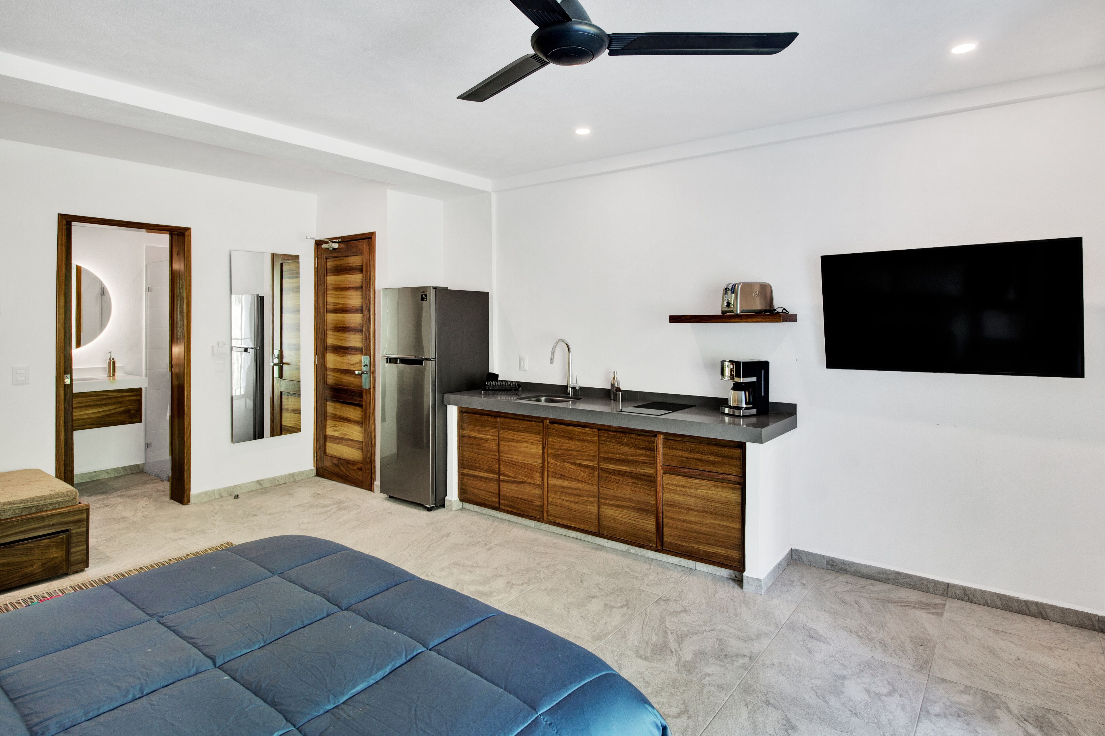 standard room match one | free wifi, bed sheets