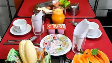 Free buffet breakfast