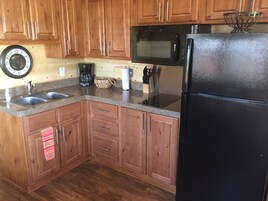 Deluxe Chalet | Private kitchen | Microwave