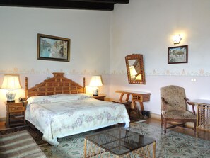 In-room safe, bed sheets - HOTEL POSADA COTEPEC (Coatepec)