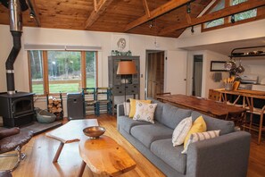 TV, fireplace, stereo