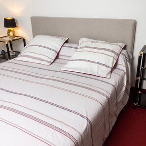 1 chambre, fer et planche à repasser, accès au Wi-Fi (inclus)