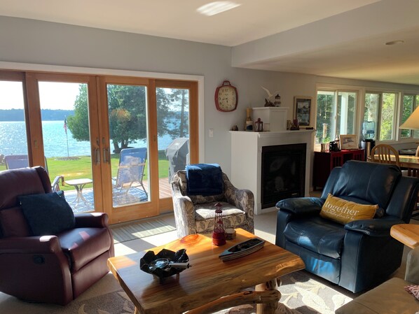 Smart TV, fireplace, printers